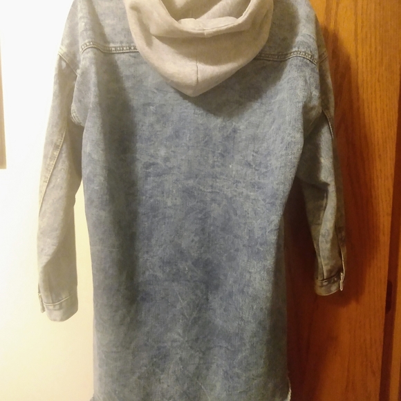 Distressed Denim jacket - Picture 2 of 3